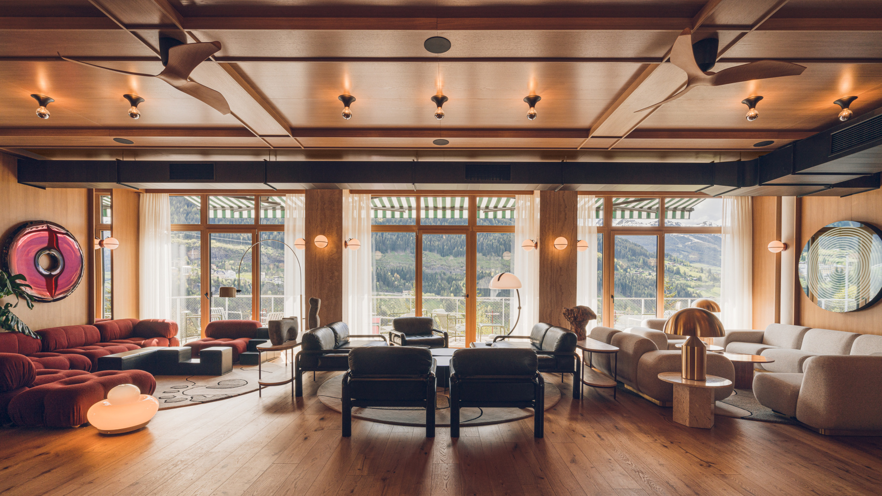 Preview photo in the page header. The image is part of the site structure and could be connected to the content.