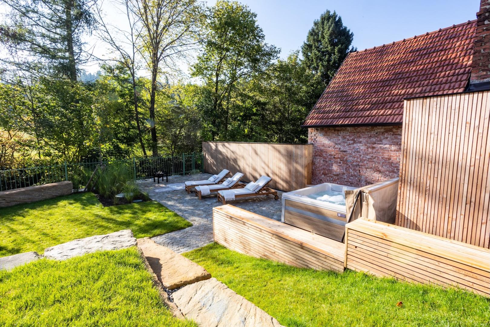 Preview photo. The image is connected to the amazing place. The image is part of the photo-gallery of the amazing place.