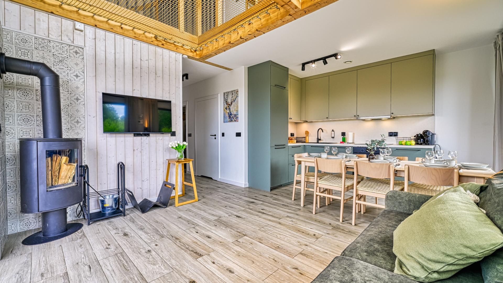 Preview photo in the page header. The image is part of the site structure and could be connected to the content.