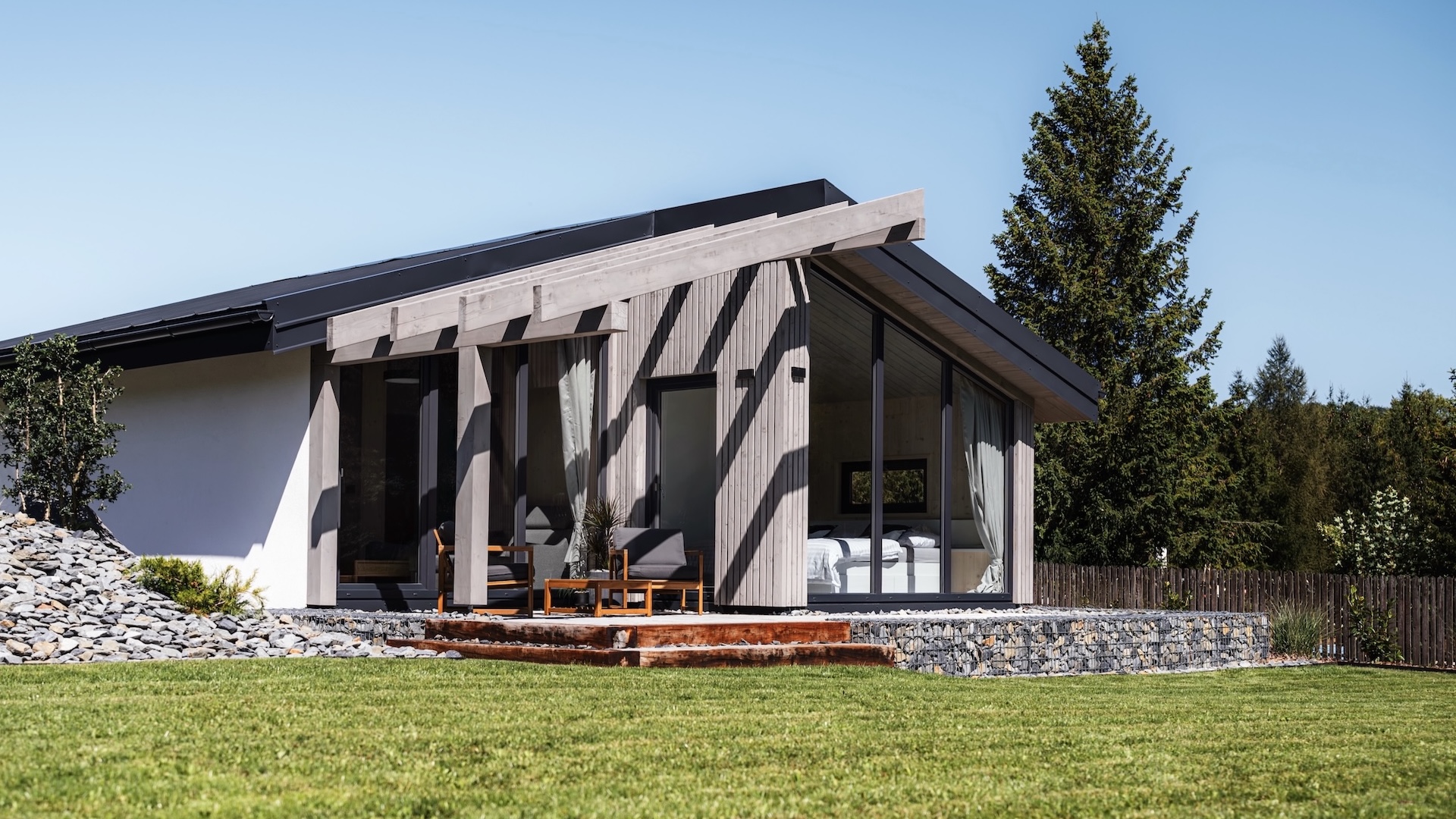 Preview photo in the page header. The image is part of the site structure and could be connected to the content.