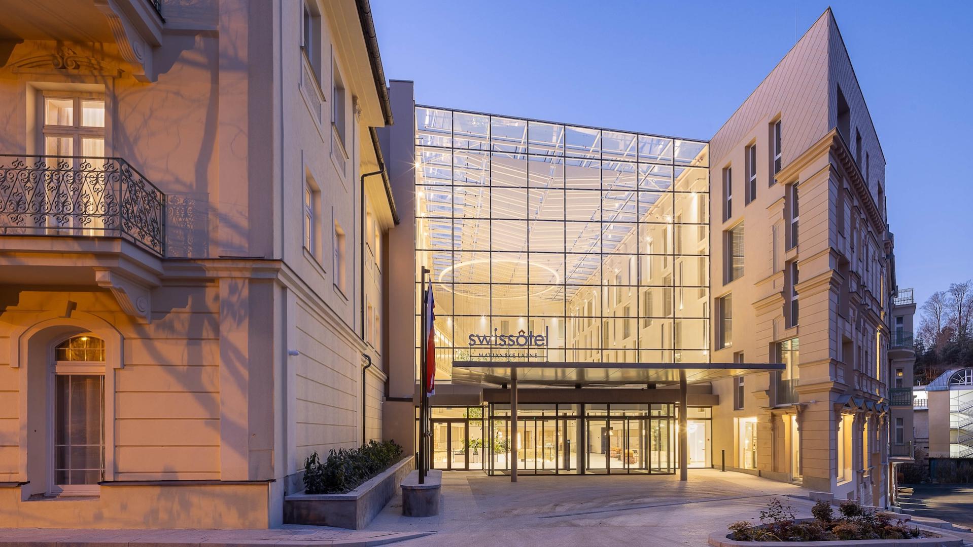 Preview photo in the page header. The image is part of the site structure and could be connected to the content.