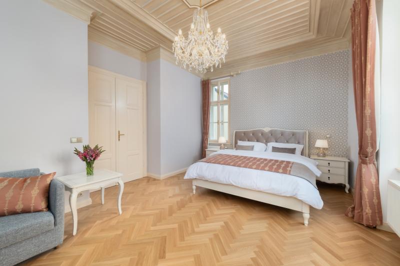 Preview photo for a room. The image is connected to the amazing place.