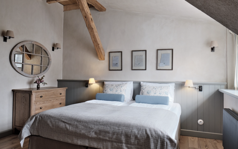 Preview photo for a room. The image is connected to the amazing place.