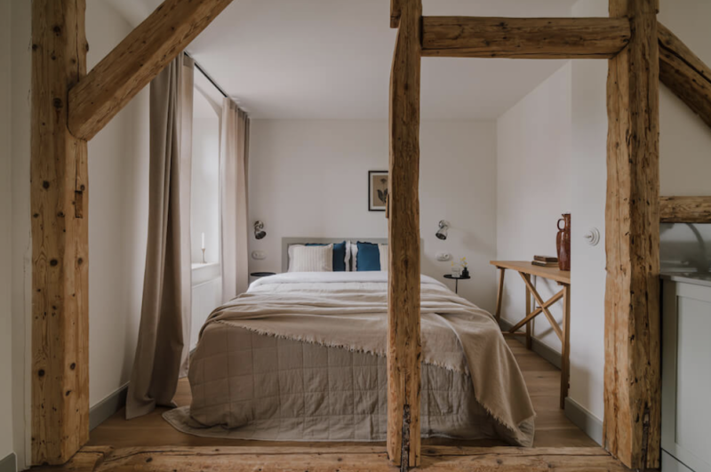 Preview photo for a room. The image is connected to the amazing place.