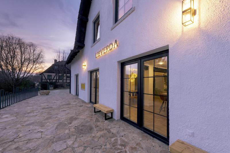 Preview photo for an amazing place. The image is connected to the given place.