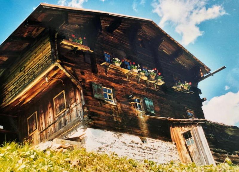 Preview photo for an amazing place. The image is connected to the given place.