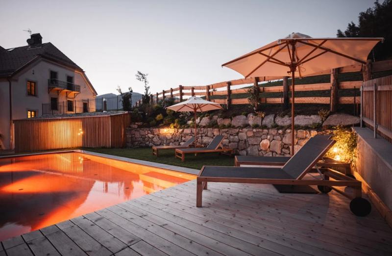 Preview photo for an amazing place. The image is connected to the given place.