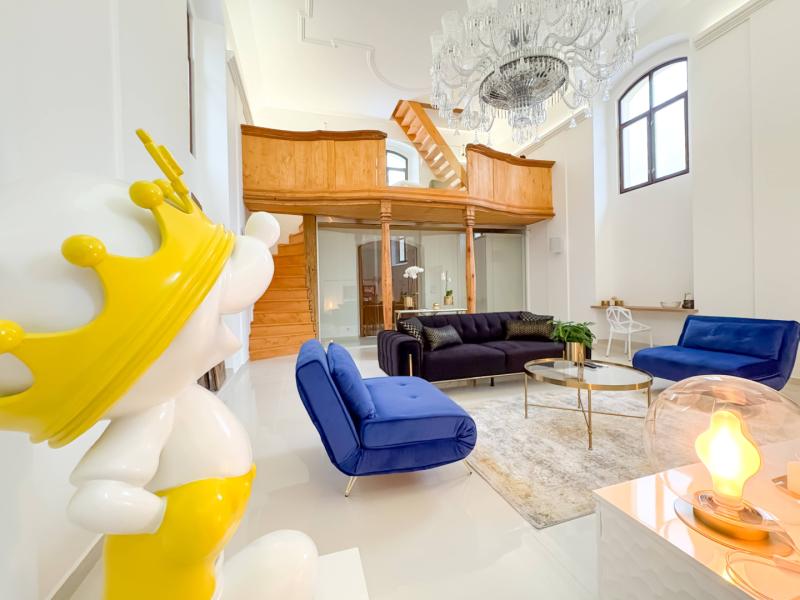 Preview photo for an amazing place. The image is connected to the given place.