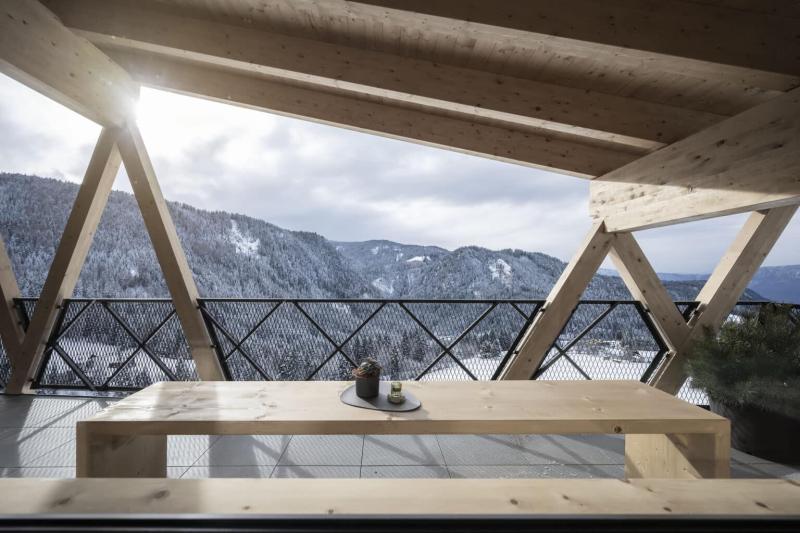 Preview photo for an amazing place. The image is connected to the given place.