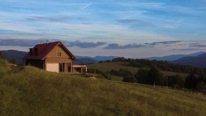 Preview photo for an amazing place. The image is connected to the given place.