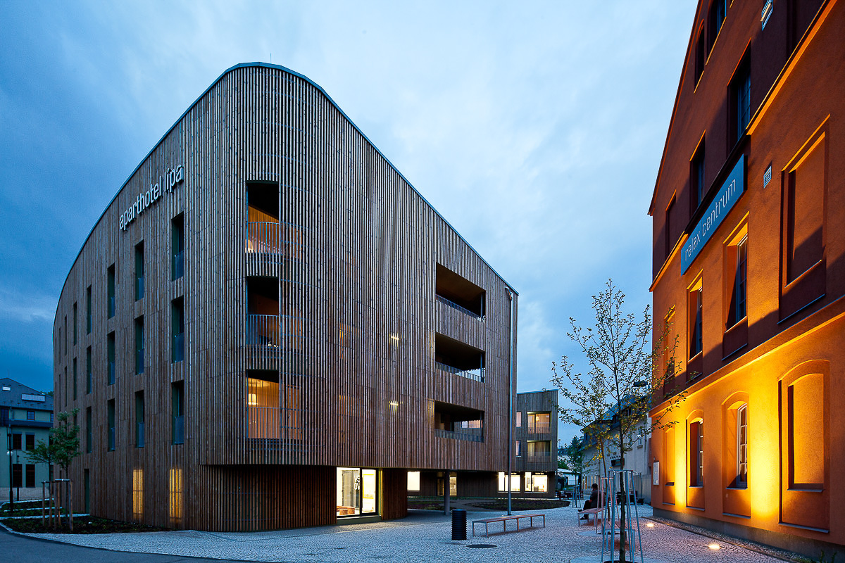 Preview photo in the page header. The image is part of the site structure and could be connected to the content.