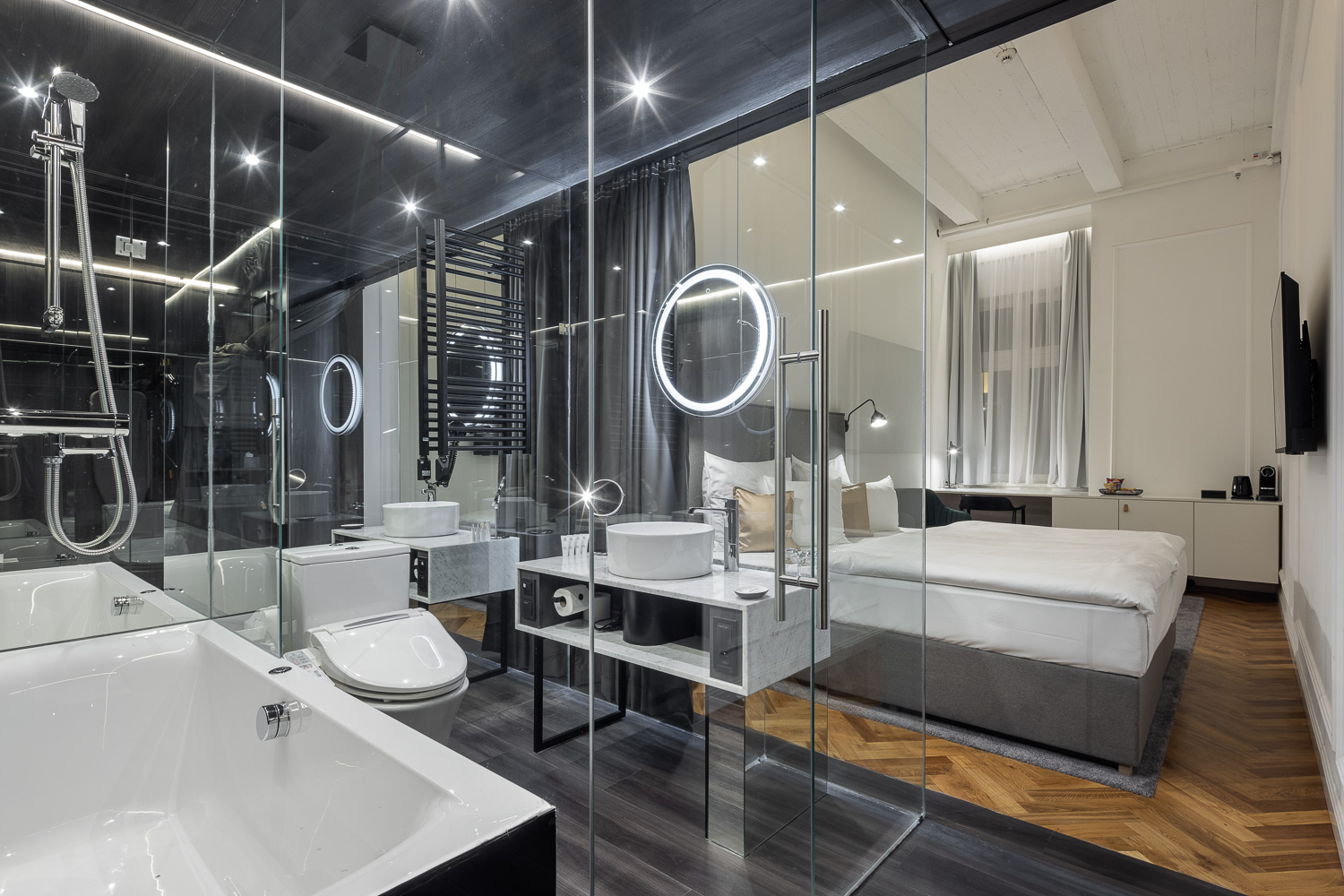 Preview photo. The image is connected to the amazing place. The image is part of the photo-gallery of the amazing place.