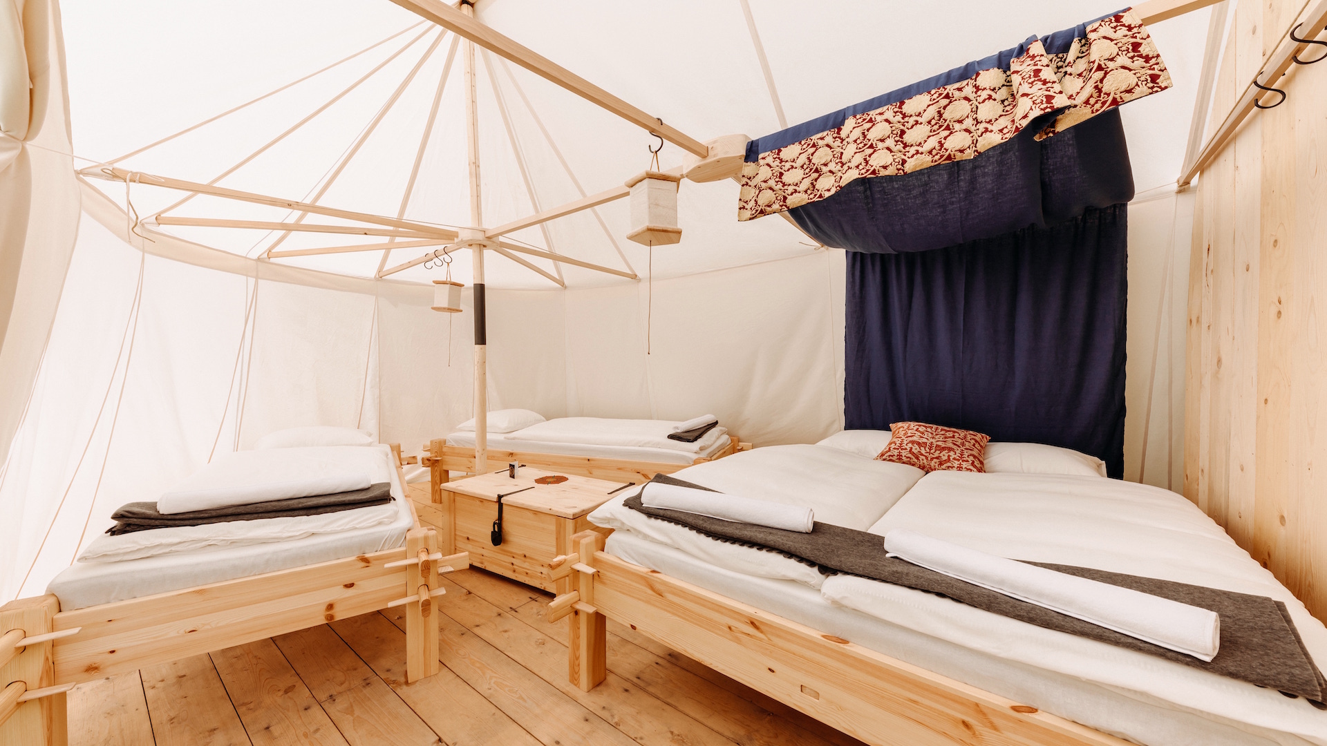 Preview photo in the page header. The image is part of the site structure and could be connected to the content.