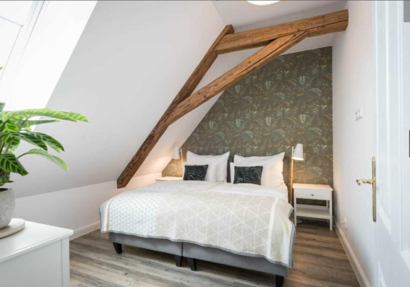 Preview photo for a room. The image is connected to the amazing place.