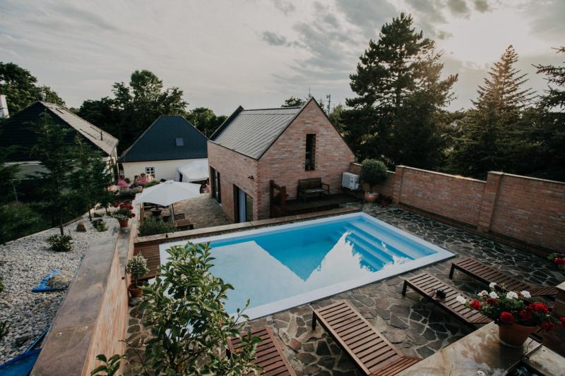Preview photo for an amazing place. The image is connected to the given place.