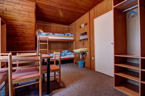 Quantiple room with private shower-4