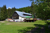 Die Hütte Zatisi im Sommer-3