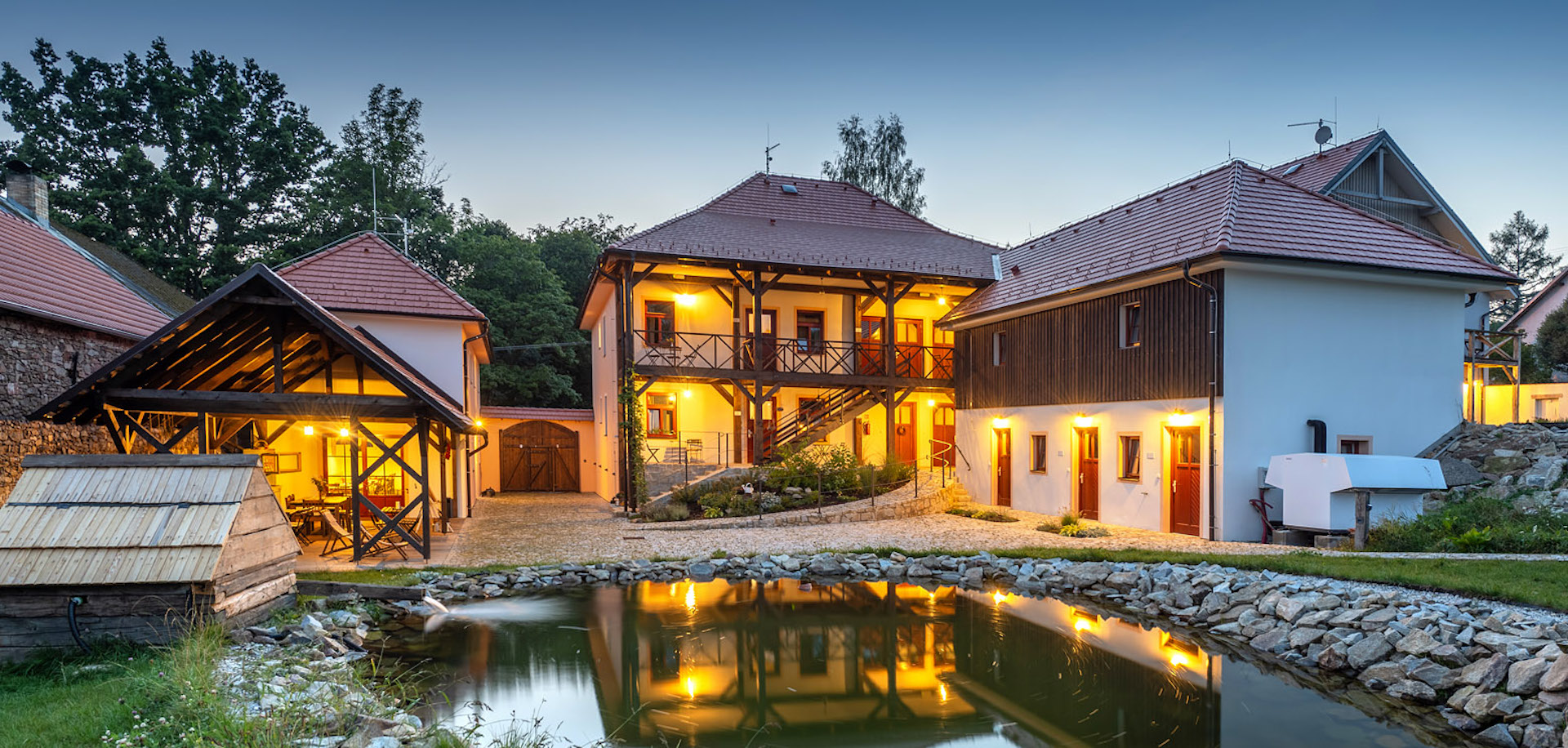 Preview photo in the page header. The image is part of the site structure and could be connected to the content.