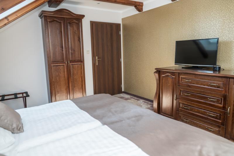 Dvoulůžkový pokoj s manželskou postelí LUX-5