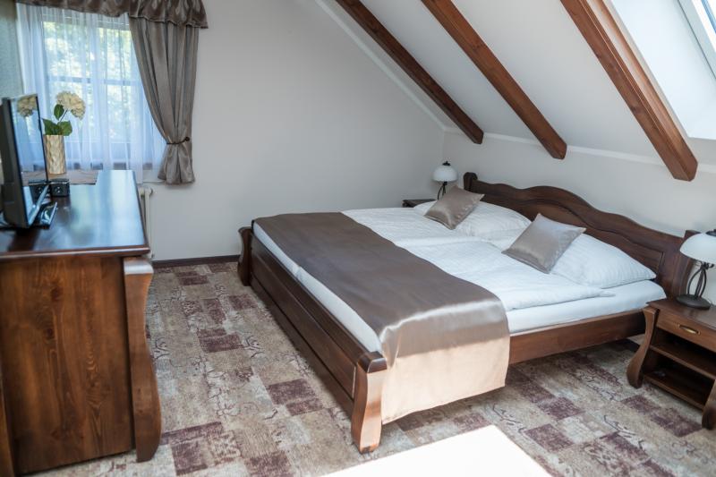 Dvoulůžkový pokoj s manželskou postelí LUX-1