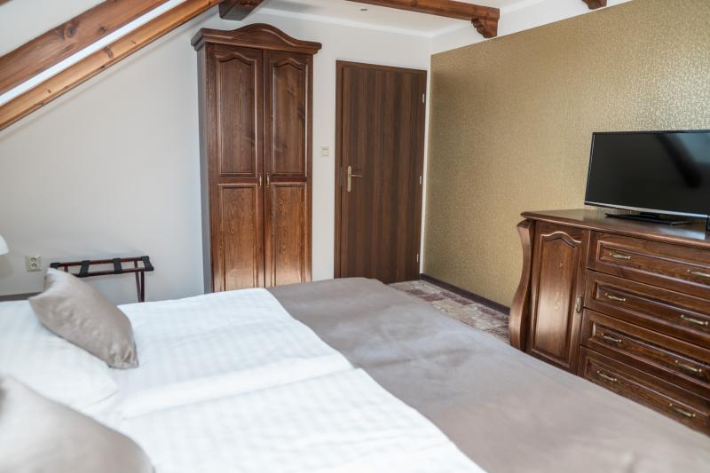 Dvoulůžkový pokoj s manželskou postelí LUX-2